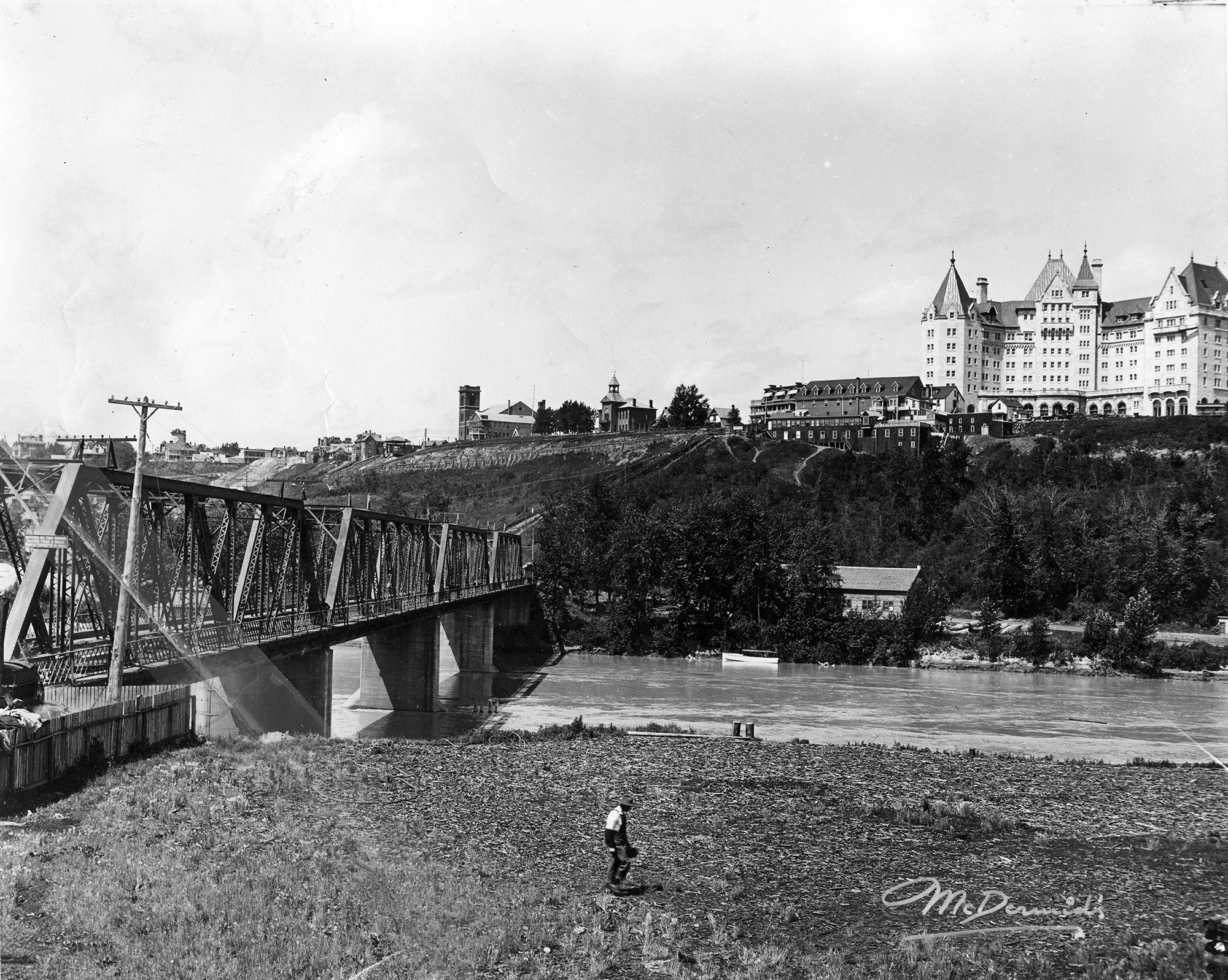 Low Level Bridge looking west, 1915 [EA-10-302]