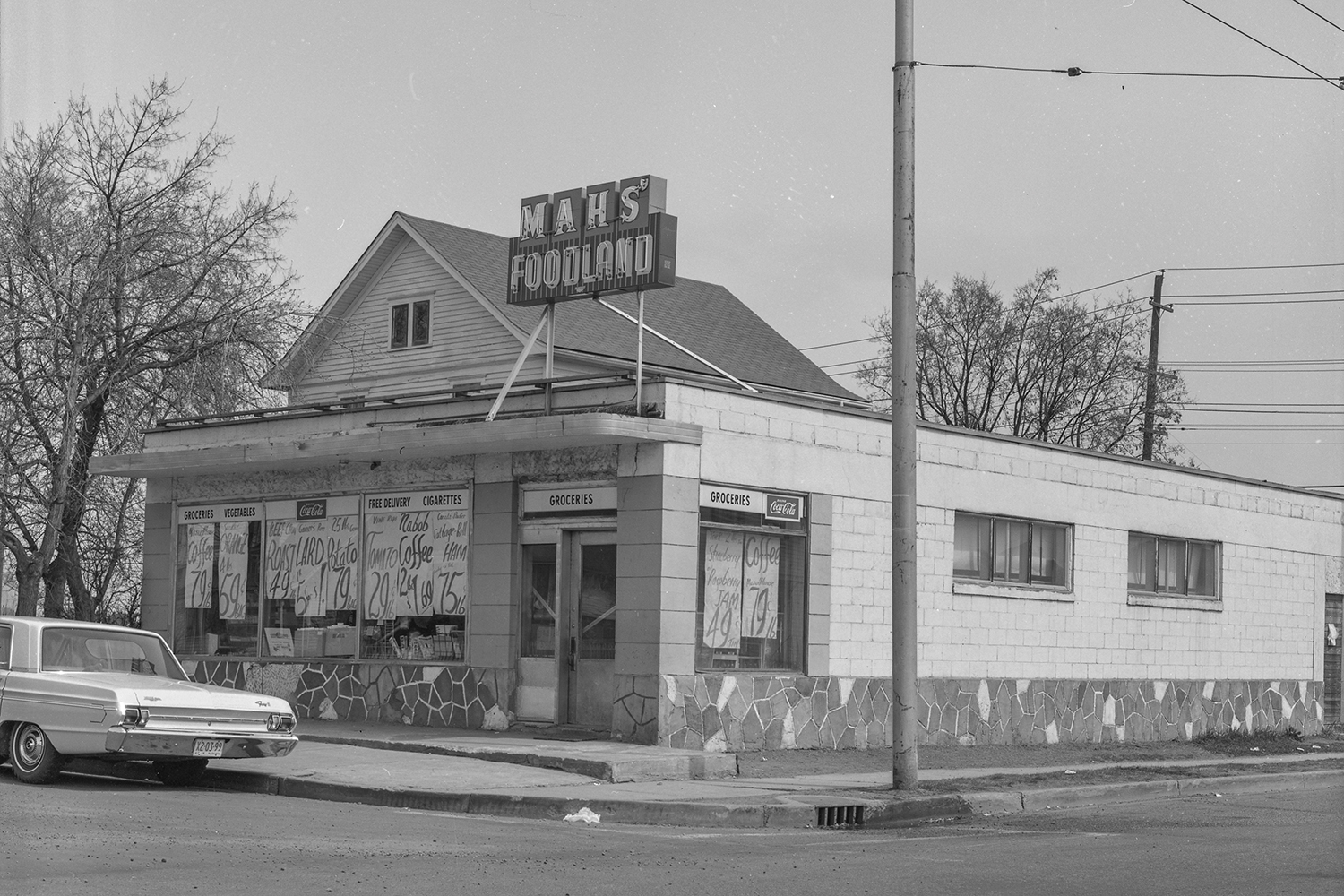 Mah's Foodland Grocery Store