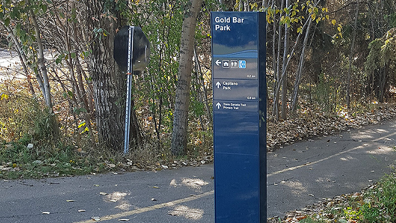 Wayfinding sign in Goldbar Park