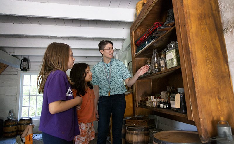 kids with interpreter at museum