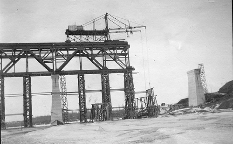 Archival Photo of the High Level Bridge under construction