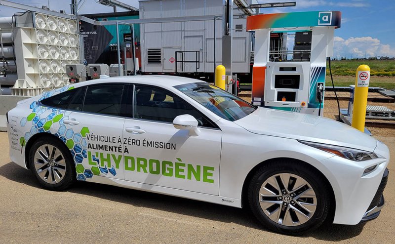 Mobile hydrogen fuelling station